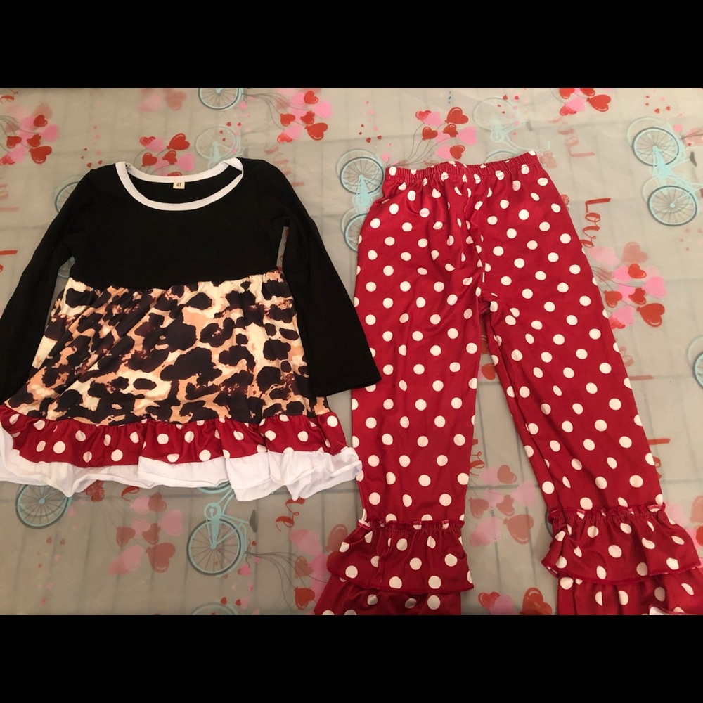 Girl’s Christmas 2 piece 4T & onesie 2T
